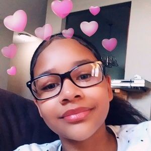 Meet your Posher, Adriana